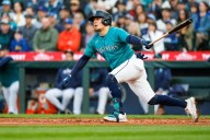 Luis Urías regresa a los Brewers tras ser liberado por los Athletics