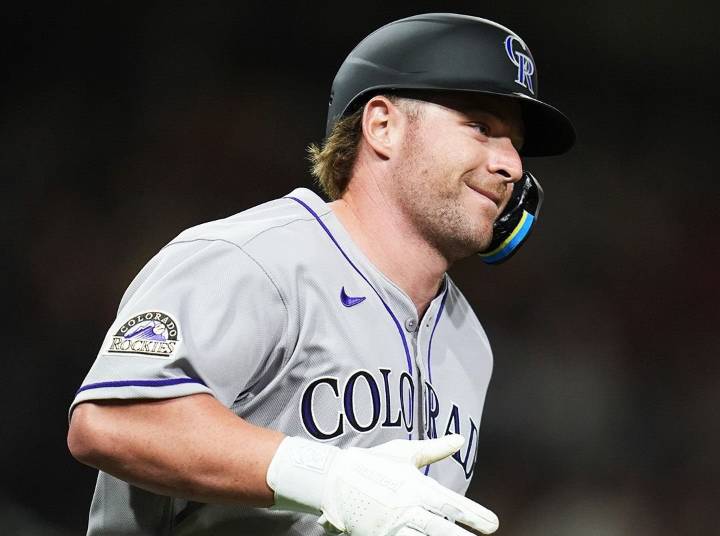 Rockies logra triunfo 4-2 sobre Padres