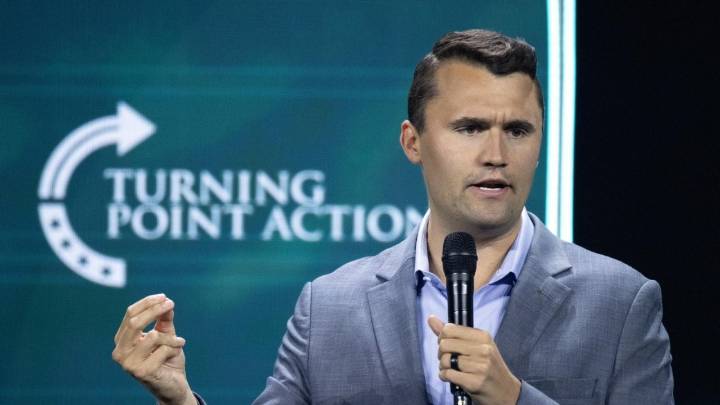 Muere Charlie Kirk, activista afín a Trump, tras recibir disparo durante un evento universitario en Utah