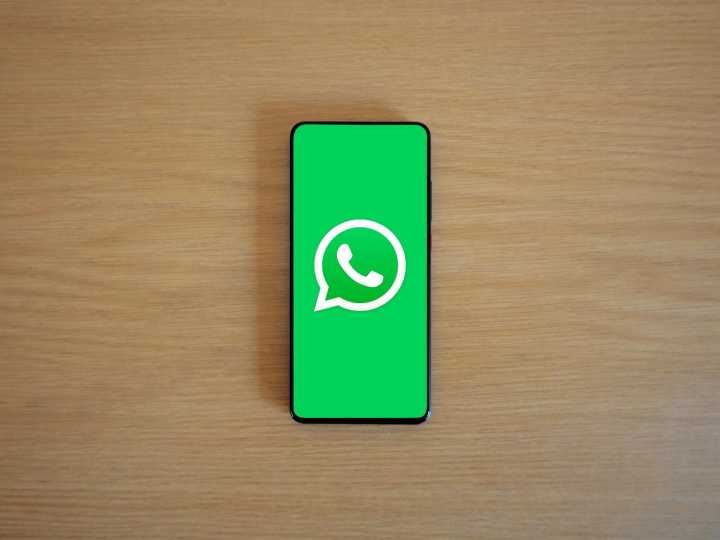 ¿Se puede saber con quién habla tu pareja por WhatsApp?