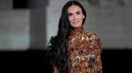 Con Demi Moore impactante y vestida de dorado en una película, Demna debutó en Gucci