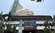 Stock market ends lower as IT, auto and banking shares fall