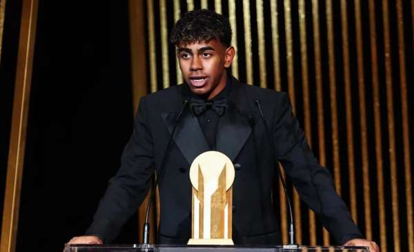 Balón de Oro: Lamine Yamal se quedó con el Trofeo Kopa por segundo año seguido