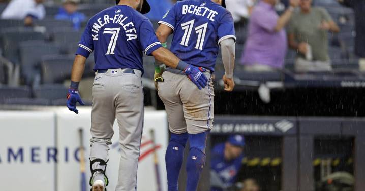 Blue Jays shortstop Bo Bichette sits out series finale against Yanks after collision at the plate