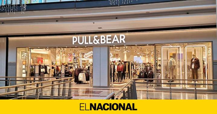 Los jeans de Pull&Bear con bordado estelar que arrasan entre la Gen Z