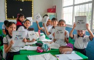 Padres, alumnos y maestros agradecen entrega de cuadernos y paquetes escolares en Ramos Arizpe