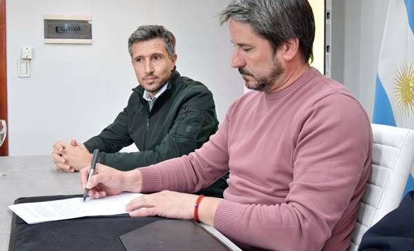Merino firmó la concesión de residuos