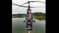 VIDEO: El momento exacto en que cae y se incendia aeronave de influencer en China