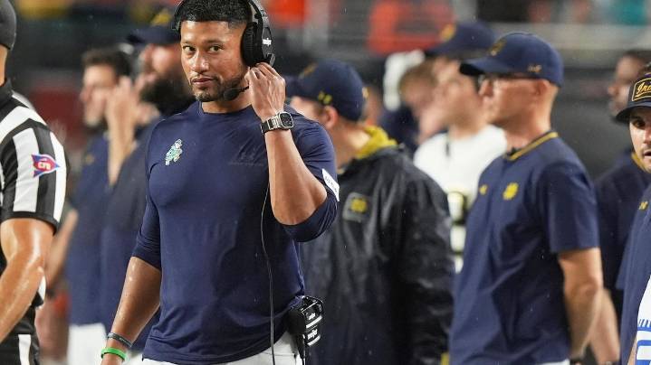 Early loss leaves No. 8 Notre Dame with another early-season test against No. 16 Texas A&M