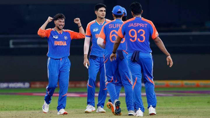Pakistan lose 9 for 33 to collapse to 146