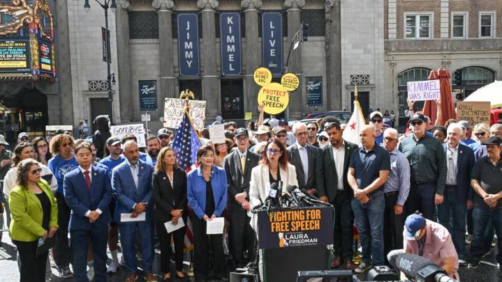 'Jimmy Kimmel Live' Hollywood Rally Urges Disney Don't Bow to Trump