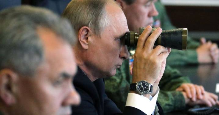 World War 3 fears hit Europe as warnings issued ahead of Russian military moves