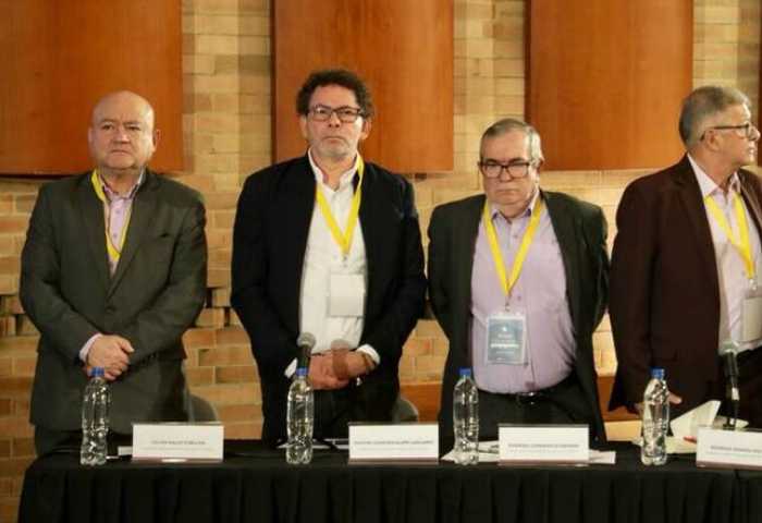 Exintegrantes del último secretariado de las FARC anuncian cumplimiento de la sentencia de la JEP