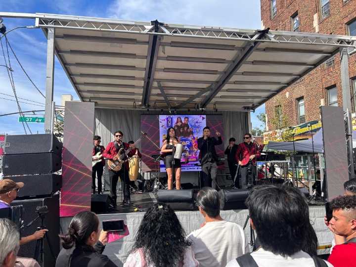 Carnaval de la Cultura Latina congrega a cientos en Corona con música, gastronomía y orgullo comunitario