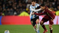 Con doblete de Messi, Argentina goleó a Venezuela en la despedida del ‘10’: vea los goles