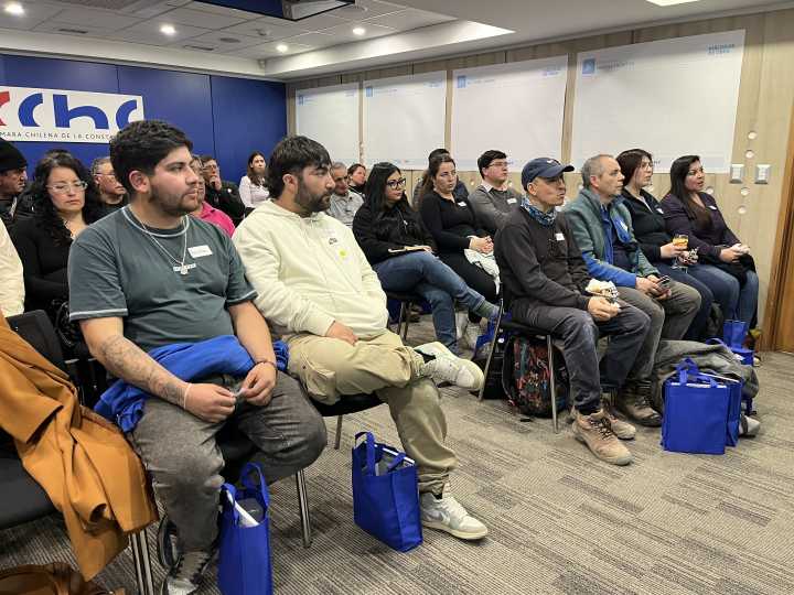 Trabajadores del Maule protagonizan el primer “Diálogos de Obra” en Talca
