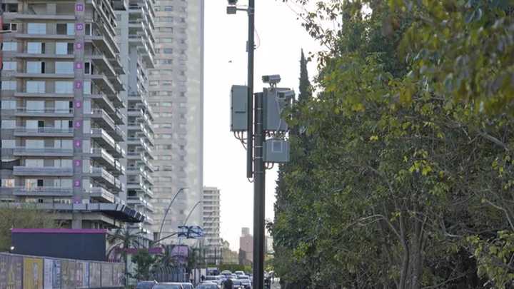 Las cámaras de fotomultas detectaron 32 autos mellizos circulando por Rosario