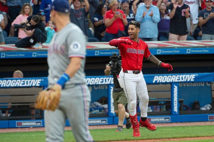 Rocchio's walk-off homer embodies Guardians' 2nd-half rally to AL Central title