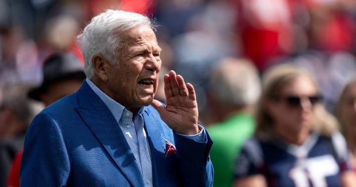 Robert Kraft sells 8% ownership stake in Patriots