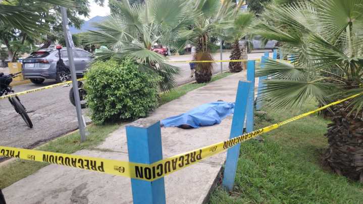 Muere hombre en la vía pública en Oaxaca de Juárez
