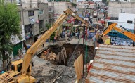 Tromba deja daños en socavón, Metro y casas de Iztapalapa