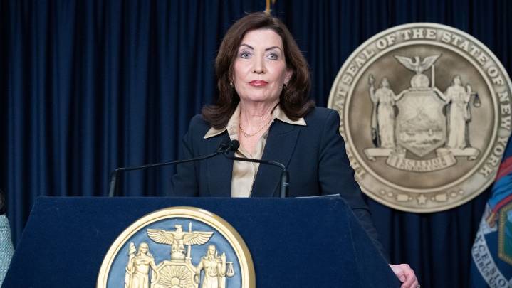 Poll: Hochul job approval up, leads Stefanik