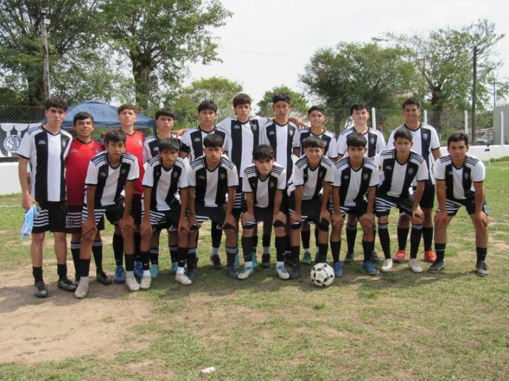 Tras 18 años, Unión volvió a jugar de local en su cancha