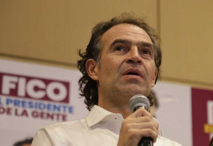 «Vamos a mitigar el desastre generado”: Fico Gutiérrez a Petro por viaje a EE.UU
