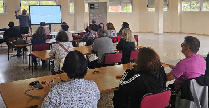 UNED SENIOR retoma sus clases en octubre, comenzando con el curso de «Acuarela paso a paso» 2ª edición