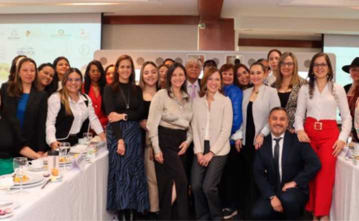 Aporte empresarial al emprendimiento del turismo comunitario