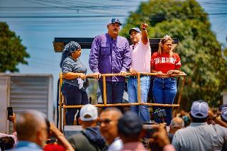 ¡Revolución vial en Cabimas! Arranca el Plan Estadal de Asfaltado con 5 mil toneladas de asfalto en caliente.