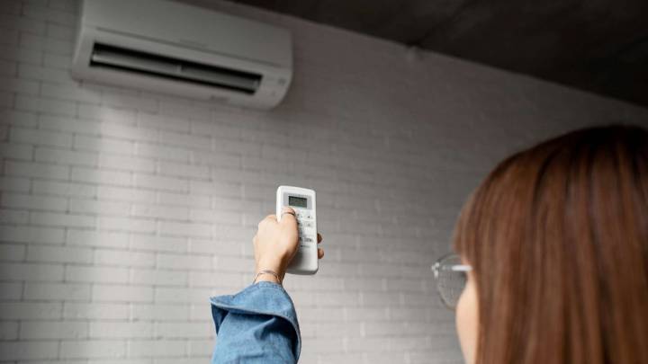 No pasas frío ni calor: Esta es la temperatura exacta en la que deberías poner el aire acondicionado en primavera