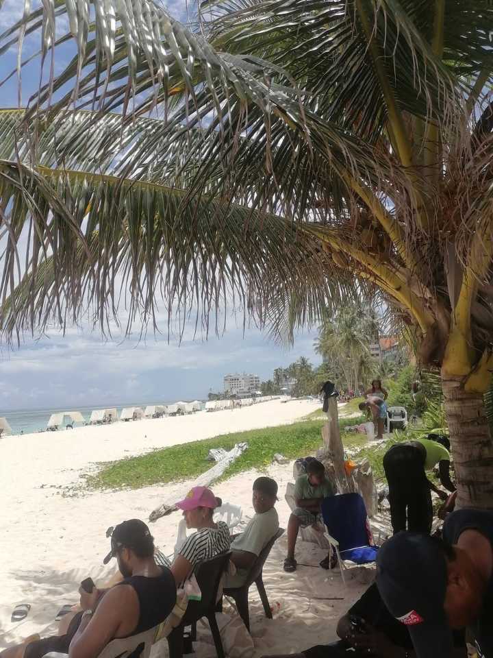 Durante el apagón insular, domingo de playa, con cambio en la dirección de los vientos y en el aterrizaje por la pista 06 