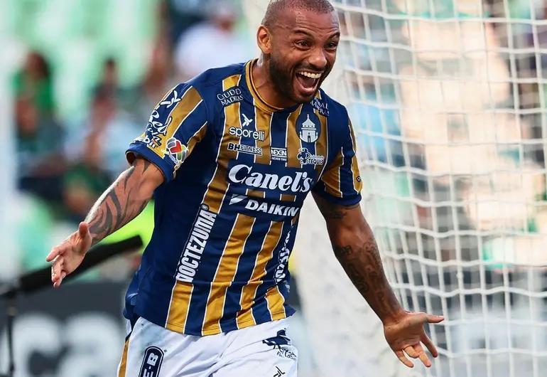 Atlético San Luis golea 4-1 y hunde a Santos