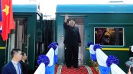 Kim Jong Un lleva una fortaleza blindada sobre rieles al desfile de Beijing