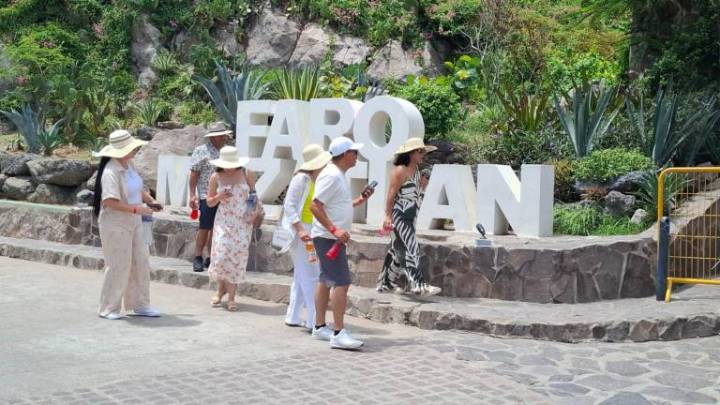 Turistas no abandonan Mazatlán pese a que ya finalizó la temporada vacacional