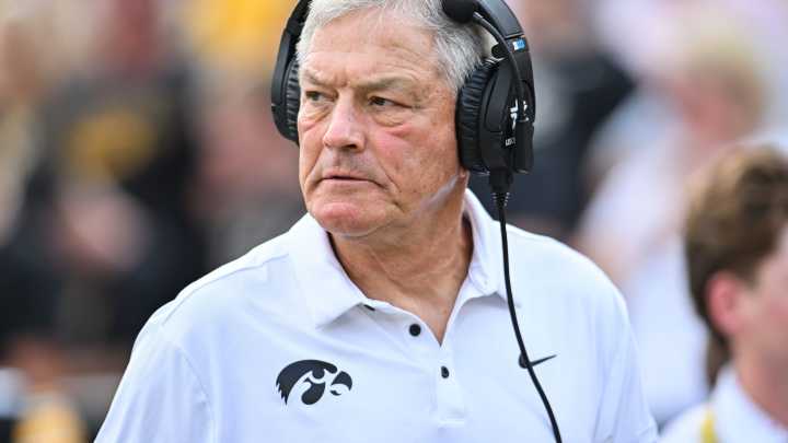 Leistikow's Iowa-UMass prediction: All eyes on Kirk Ferentz milestone