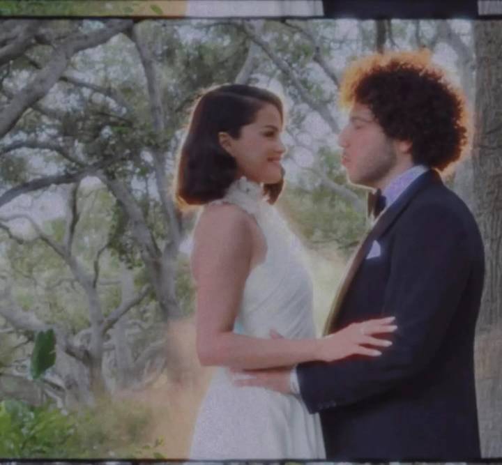 Todos los detalles de la boda íntima de Selena Gomez y Benny Blanco