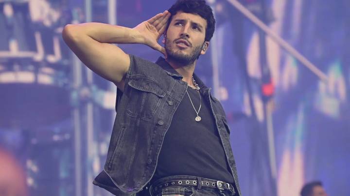 Sebastián Yatra publica un vídeo en el que aparece muy acaramelado junto a una 'influencer' española... ¿su nueva novia?