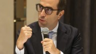 El vídeo del ministro Carlos Cuerpo hablando en un perfecto japonés a un grupo de inversores durante su visita a Tokio