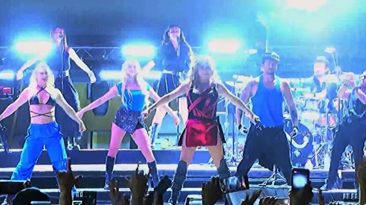 Maria josé gritó ¡viva México! junto a 50 mil neolaredenses; fue una noche de fiesta popular