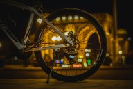 Alista la bicicleta: habrá Vía RecreActiva nocturna este sábado por 21 aniversario