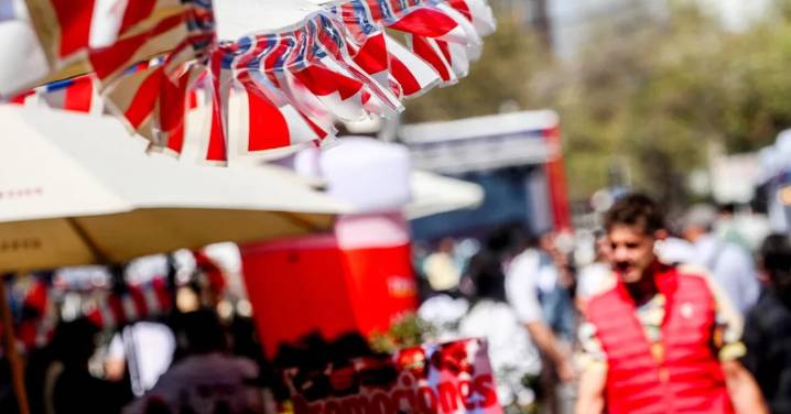 La Ruta de la Fonda Gratuita en Santiago: Revisa eventos en 11 comunas, días y horarios de cierre