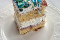 Woman Spends 22 Hours Painstakingly Decorating Cake
