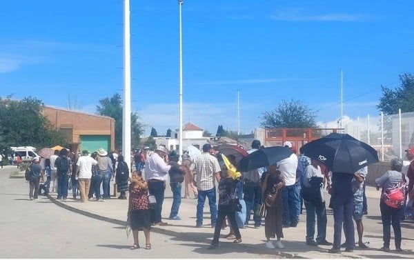 Abarrotan el Estadio Juárez y cientos se quedan afuera