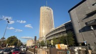 Hallan muerto a embajador de Sudáfrica en Francia en un hotel de lujo en París tras reporte de desaparición