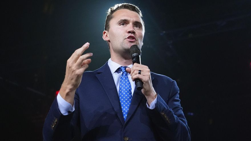 Charlie Kirk, figura clave de la ultraderecha en EEUU, recibe un disparo en una conferencia en una universidad de Utah