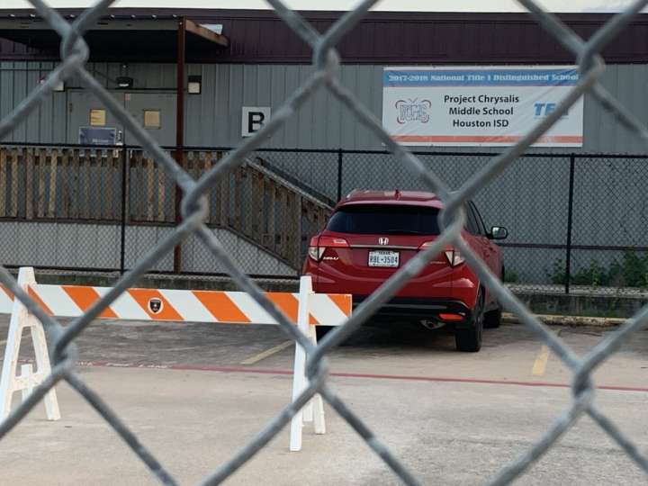 Gov. Abbott names several ‘Lone Star Ribbon Schools’ in Houston area after elimination of national program