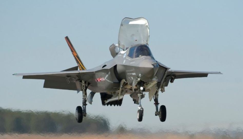 Imponentes aviones F-35 de la Fuerza Aérea de Estados Unidos llegan a Puerto Rico mientras Venezuela denuncia amenaza militar de EEUU