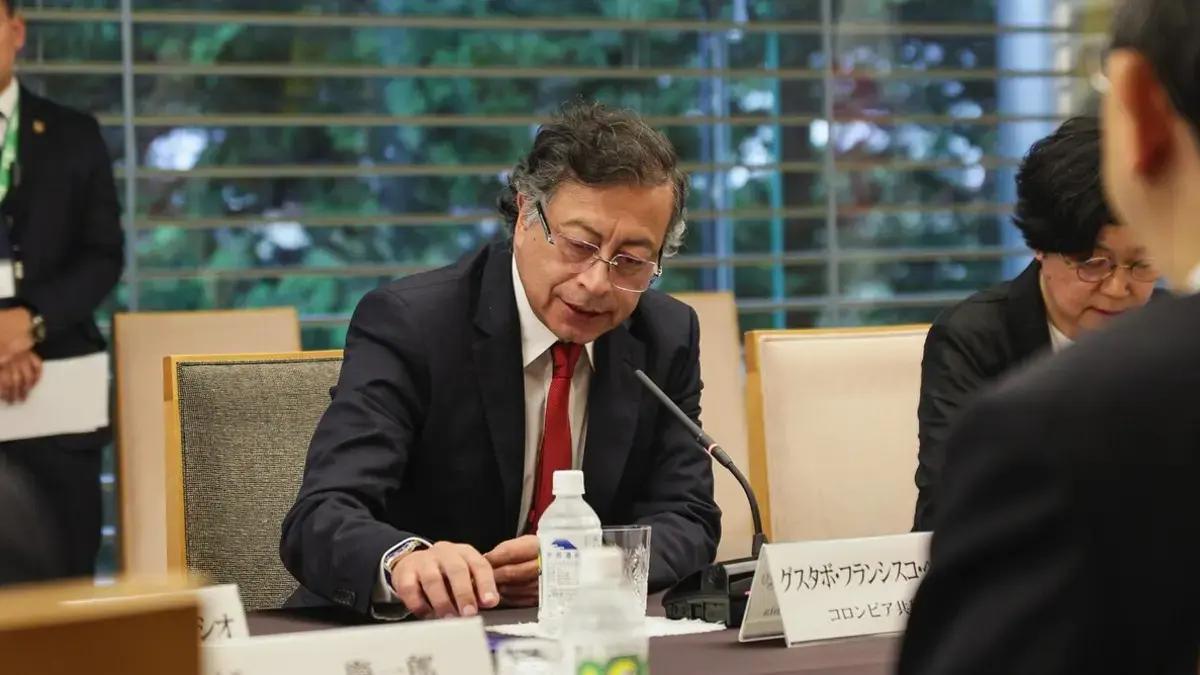'No confío en Camargo para defender la Constitución de 1991': nuevo ataque del presidente Gustavo Petro contra el magistrado de la Corte